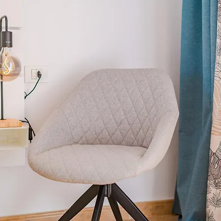 Marina Palace With Swimming Pool *